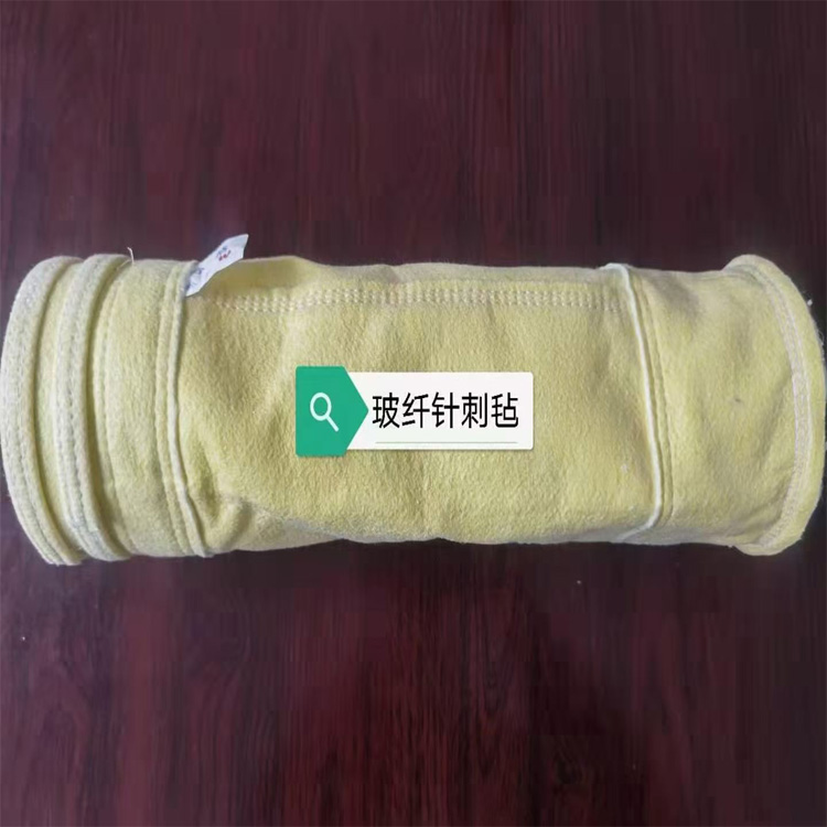 <strong>玻纤针刺毡除尘布袋</strong>